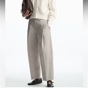 NWT COS pleated barrel legged chino